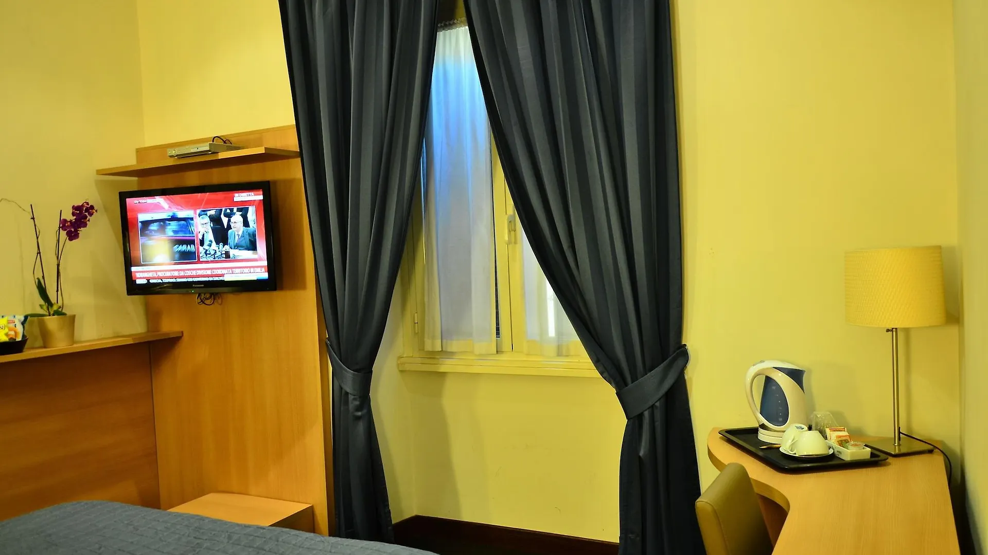 Residenza Cola Di Rienzo - Suite In Rome Guest house