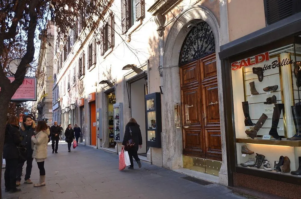 Residenza Cola Di Rienzo - Suite In Rome Guest house