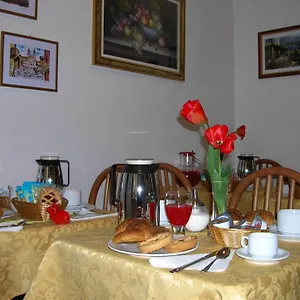 Couette-café Emanuela, Rome