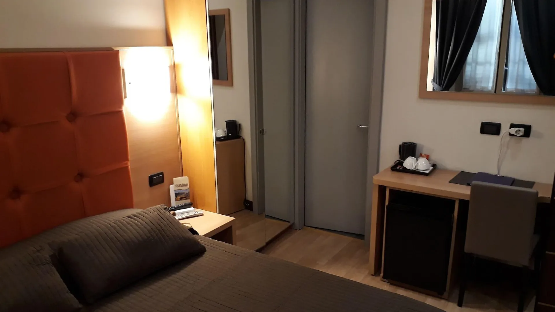 Residenza Cola Di Rienzo - Suite In Rome Maison d'hôtes