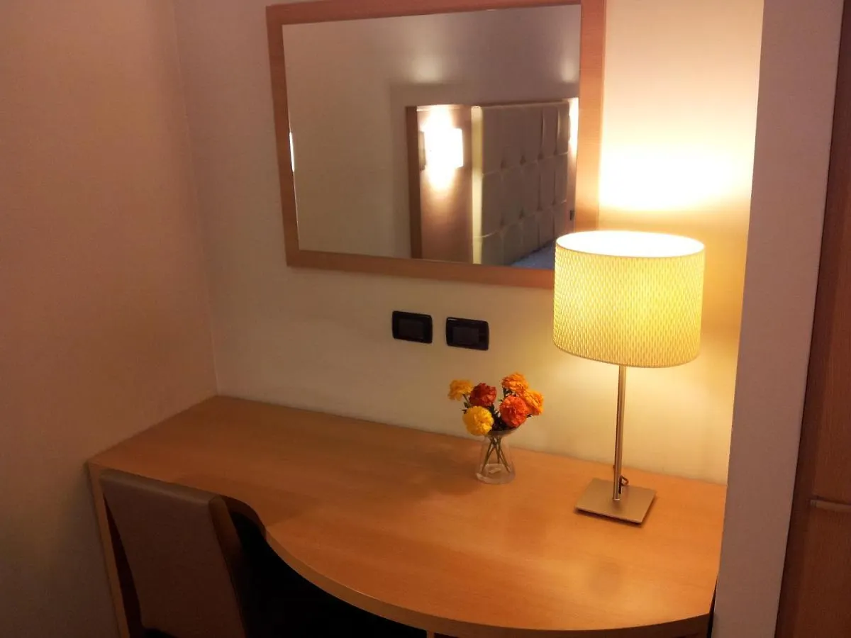 Residenza Cola Di Rienzo - Suite In Rome Maison d'hôtes
