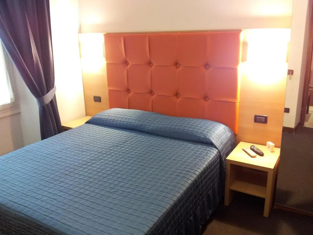 Residenza Cola Di Rienzo - Suite In Рим Италия