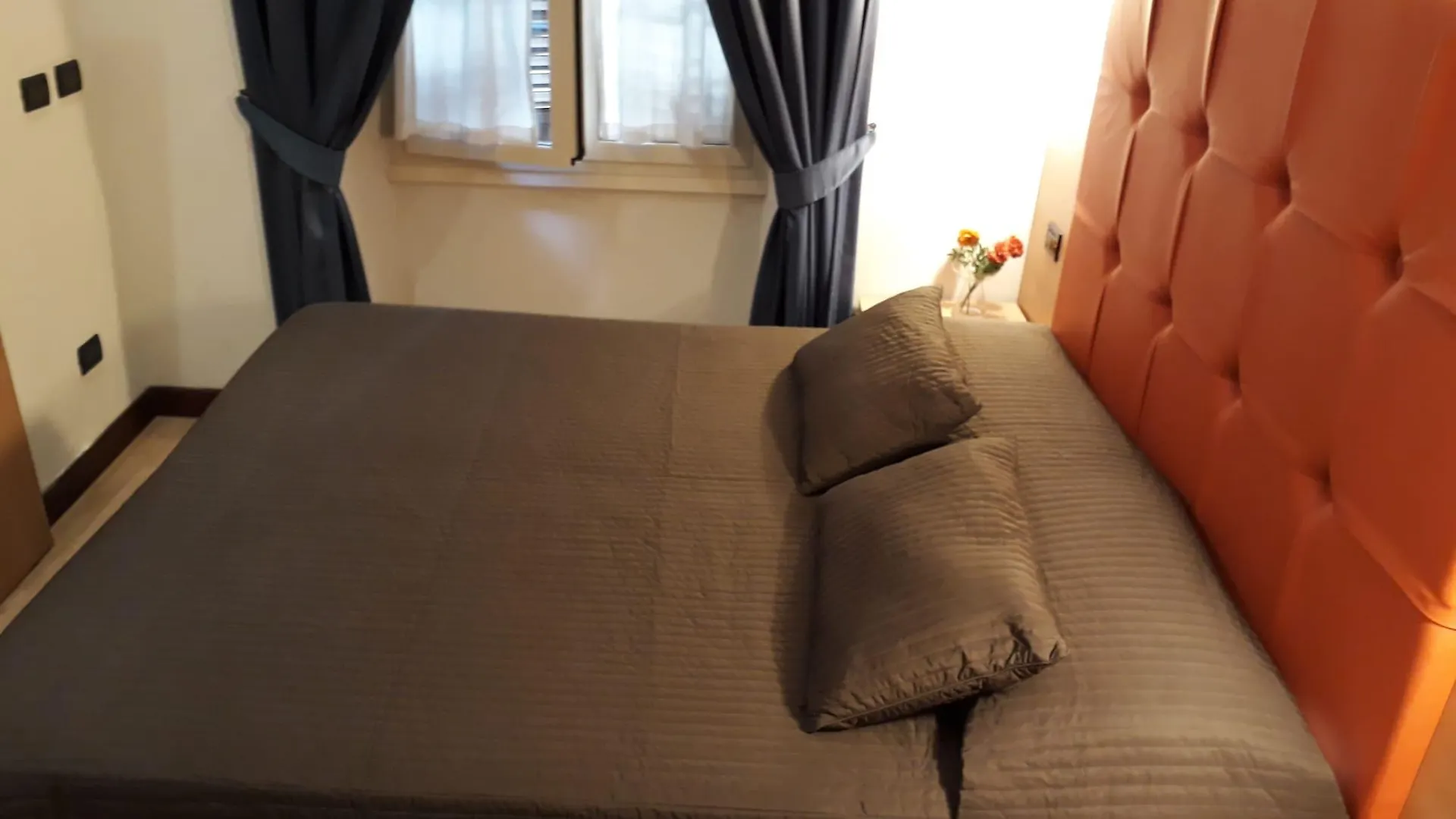 Residenza Cola Di Rienzo - Suite In Rome Italy