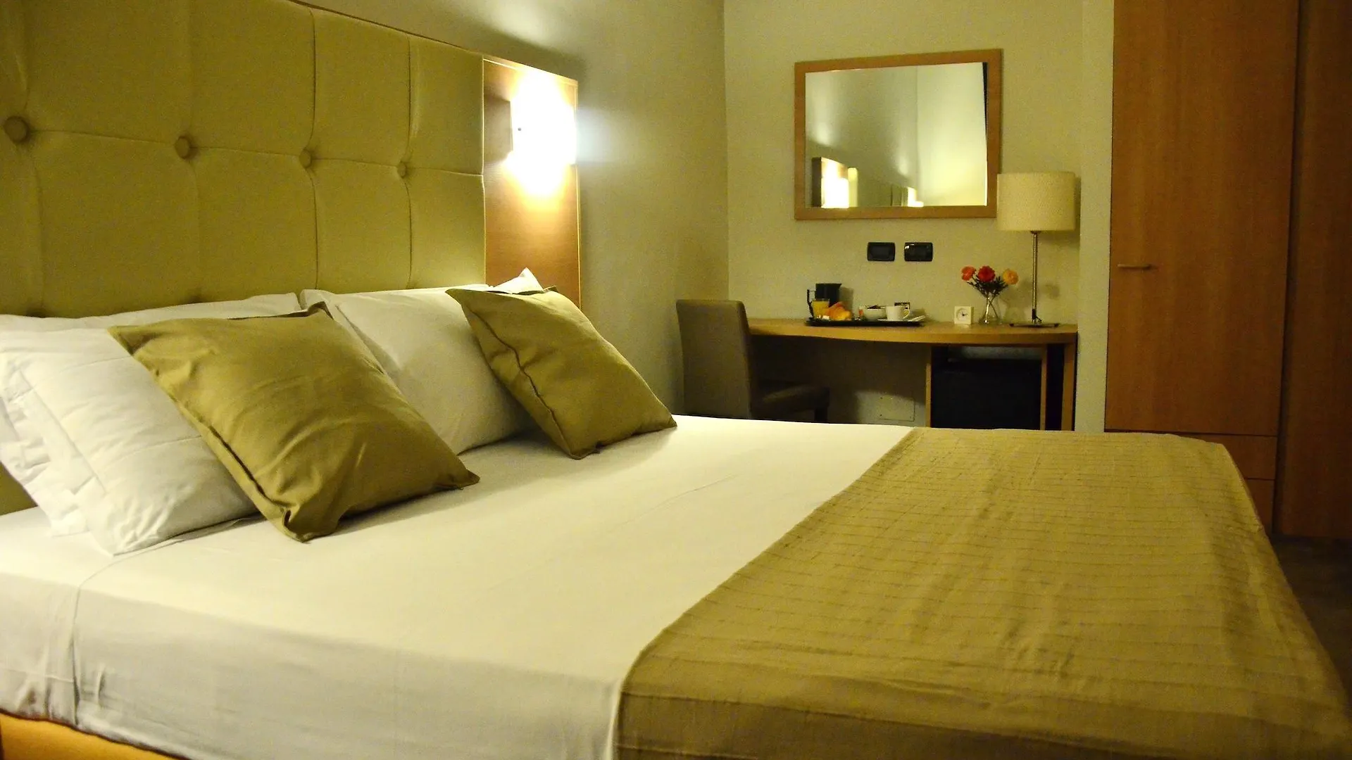 ** Guest house Residenza Cola Di Rienzo - Suite In Rome Italy